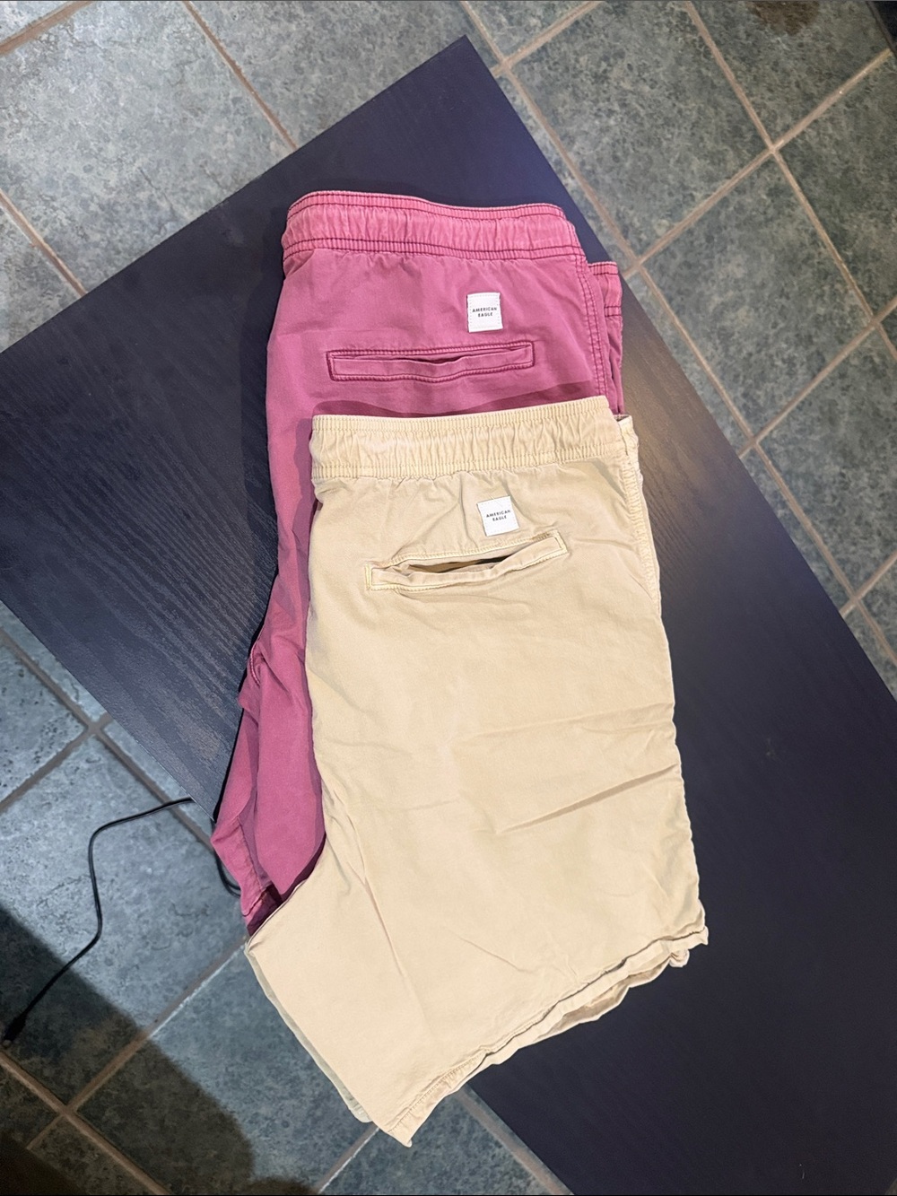 2 pair Men’s Large American Eagle Elastic Waist Shorts in Pink and Cream